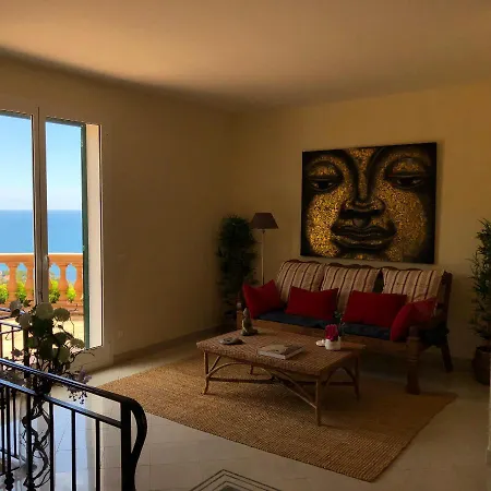 Riviera Vila Latte